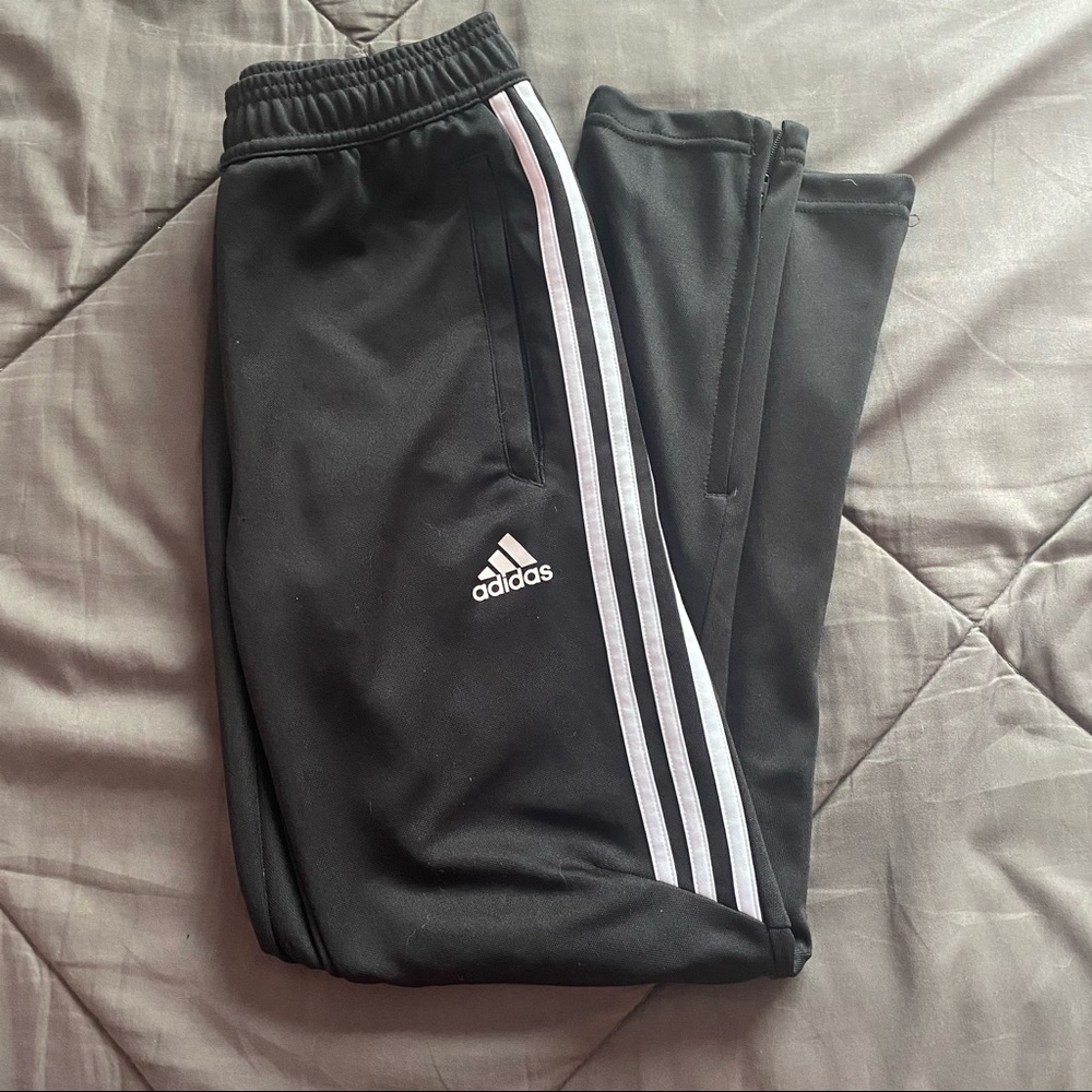 black adidas sweats
